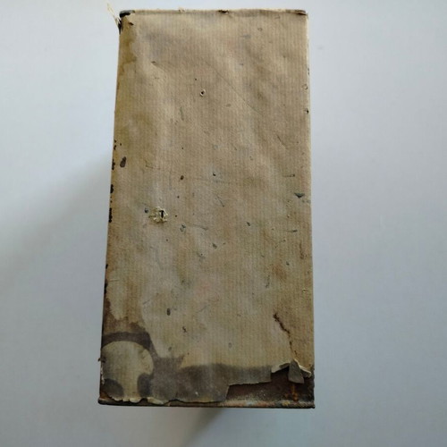 Sealed box with powder used, early 20th century