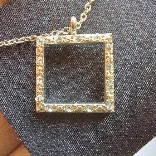 Oriflame silver necklace like new with box