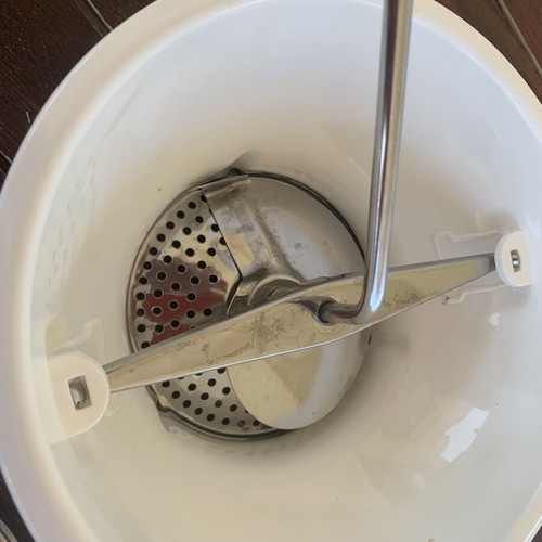 Vintage Manual Tomato Masher Goodwill used with two stainless steel discs