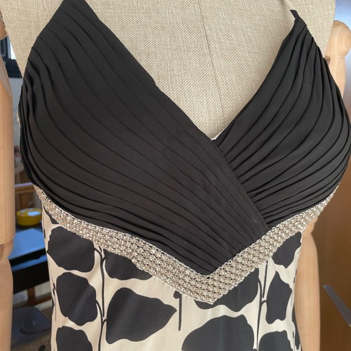 Carlo Pignatelli coctail dress new with handmade details and crystals, size 40