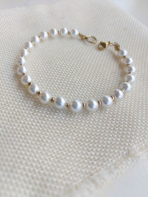 Handmade bracelet with natural pearls and stainless steel, new