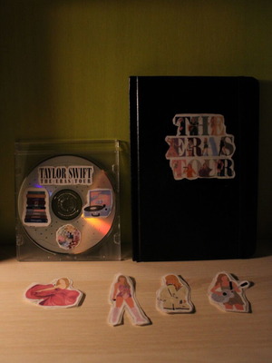 Taylor Swift pack with notebook, CD and stickers