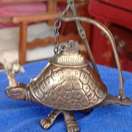 Brass Turtle Oil Lamp like new, decorative from Marrakech