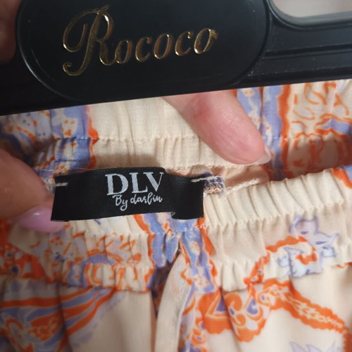 DLV pants one size like new, multicolored