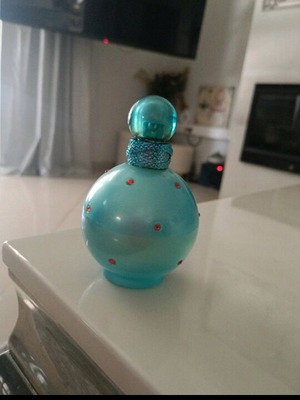 Britney Spears perfume καινούργιο, μέχρι τη μέση