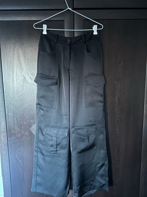 Cargo pants satin like new, Decoro, size M