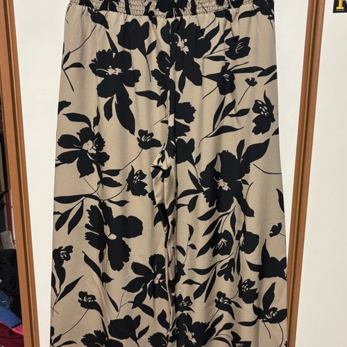 Shein pants like new, size XL, black and beige