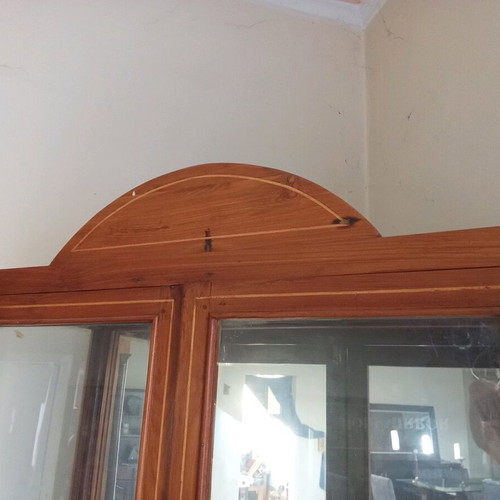 Display cabinet of English origin made of solid wood in excellent condition