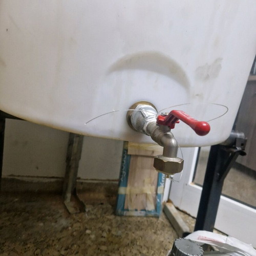 Oil tank used 500 liters without damages
