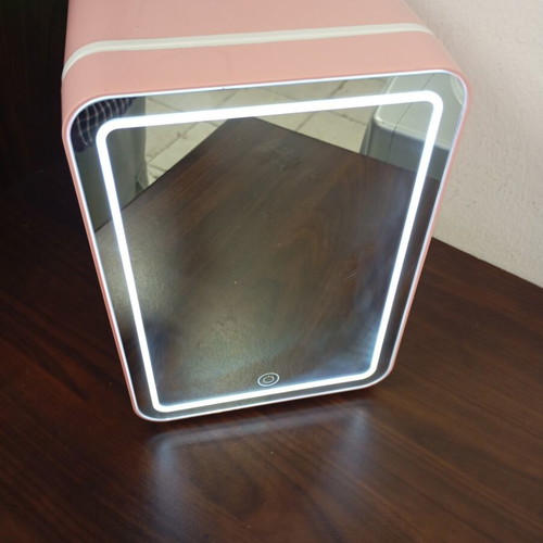 Mini beauty fridge 4 liter like new