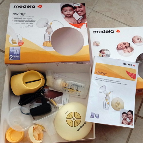Medela Swing electric breast pump with Philips Avent storage bags