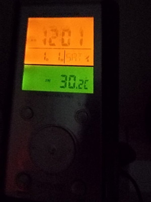 Electronic clock like new, digital table type