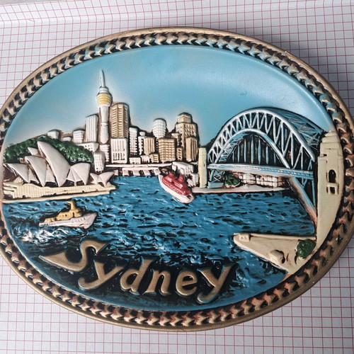Vintage decorative plate Sydney Australia in like new condition