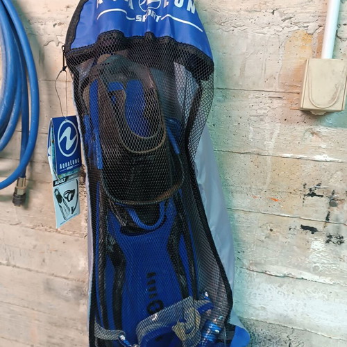 Fins new with snorkel mask