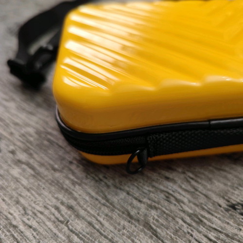 Crossbody bag like new, yellow with adjustable strap