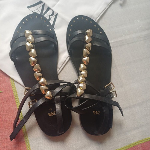 Zara leather sandals size 37, black