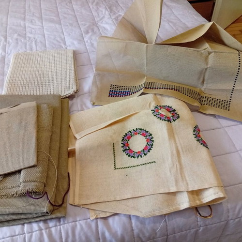 Embroidery new, various types including hooded, etamine, unfinished and canvases