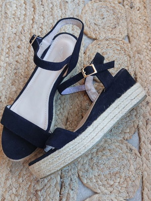 Espadrille-style platform sandals, size 37, black