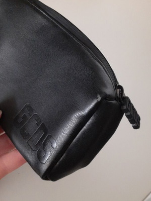 GCDS glasses pouch with cleaning cloth, black