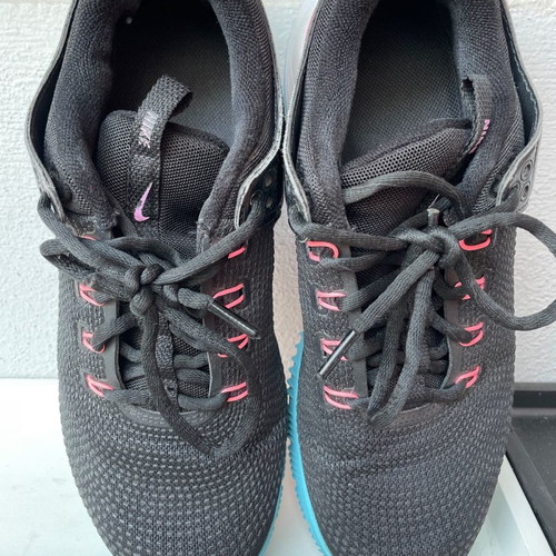Nike women's volleyball athletic shoes used, size 41, with knee pads gift