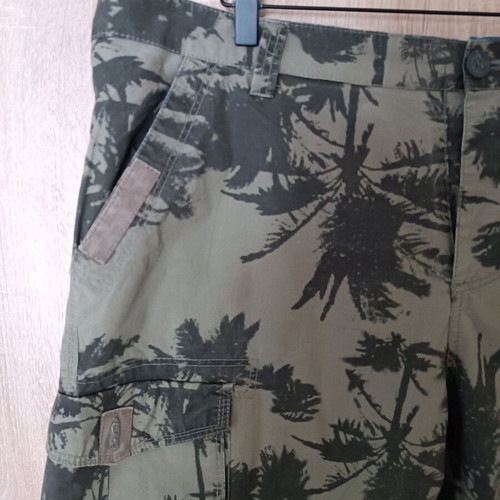 Funky Buddha men's summer cargo shorts like new, khaki