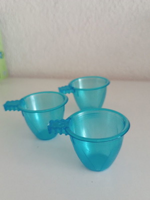 Water cup for parakeets
