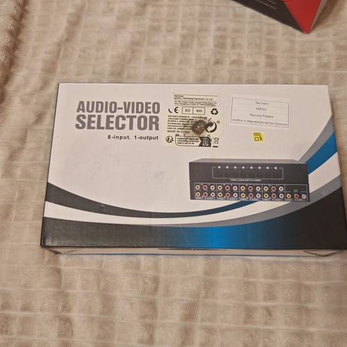 Audio Video Selector 8 входа 1 изход RCA превключвател нов