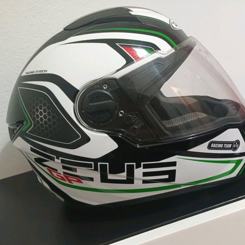 Smol helmet like new