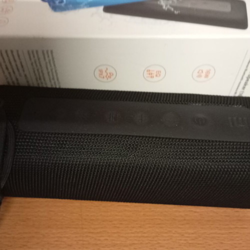 Mi Bluetooth speaker 16 watt like new