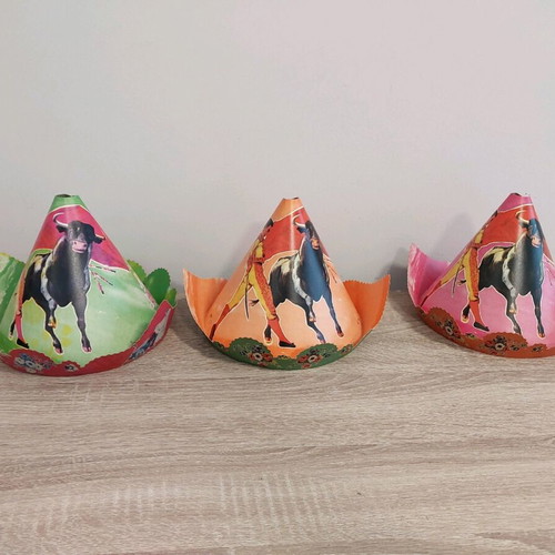Pierrot paper hats 1970 like new, pack