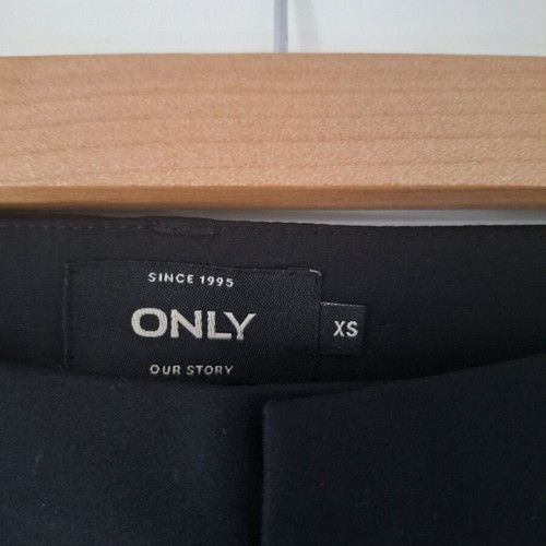 Only women's pants new, size XS, black