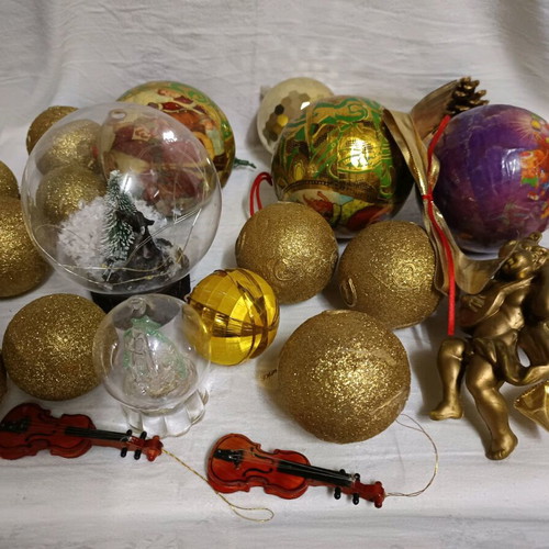 Christmas ornaments used, assorted set