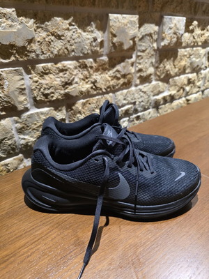 Αθλητικά παπούτσια Nike Revolution 8 σαν καινούργια, νούμερο 44, μαύρα