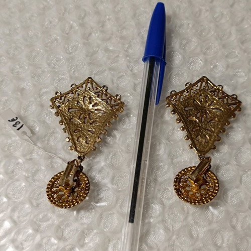 Metal earrings new with clips