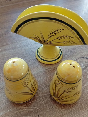 Salt shaker and napkin holder new, set of 3 pieces