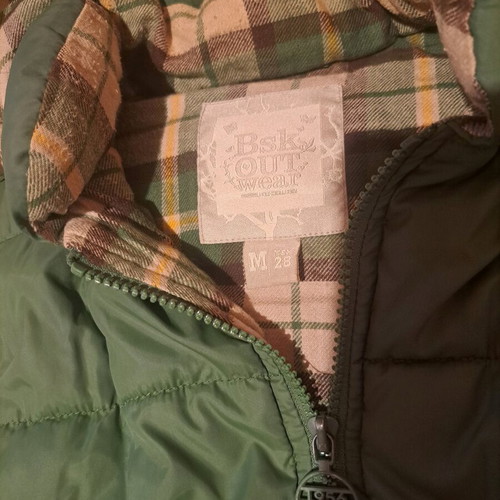 Green vest with hood and fur like new