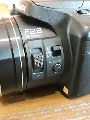 Panasonic Lumix DMC-FZ200 σαν καινούργια με φακό Leica