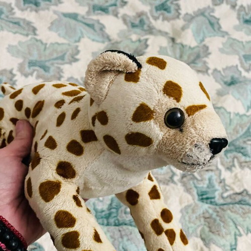 Cheetah plush like new, 34 cm length