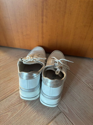 Women's sneakers like new, white, size 38, athletic