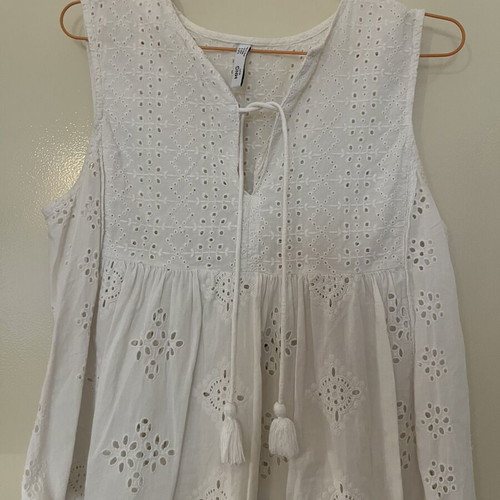 Mango white perforated blouse used, size S, cotton