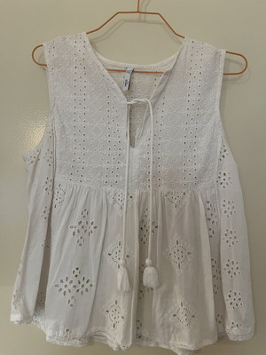 Mango white perforated blouse used, size S, cotton