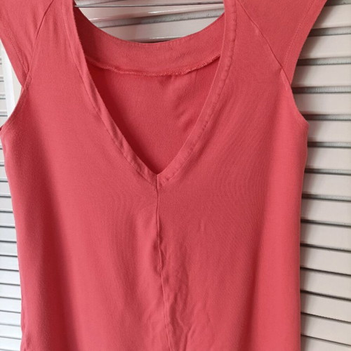 Coral top used, size L
