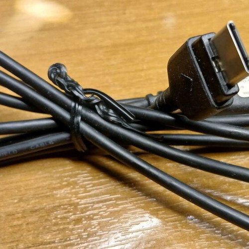 Samsung PCB220DD charging and data cable unused