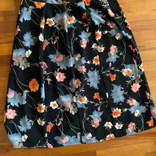 Vintage skirt with flowers large, like new