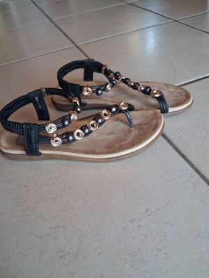 Seven sandals size 37 like new