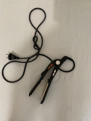 Babyliss Paris hair straightener used