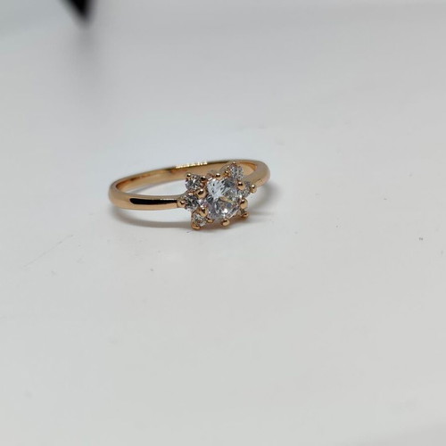 Ring rose gold with flower-shaped crystal like new
