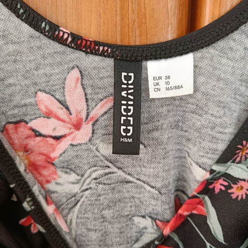 H&M dress short like new, size M