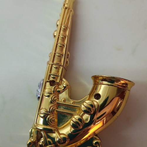 Saxophone-shaped lighter
