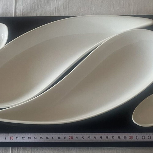 Yin Yang porcelain serving set with black wooden base, 2 large and 2 small platters